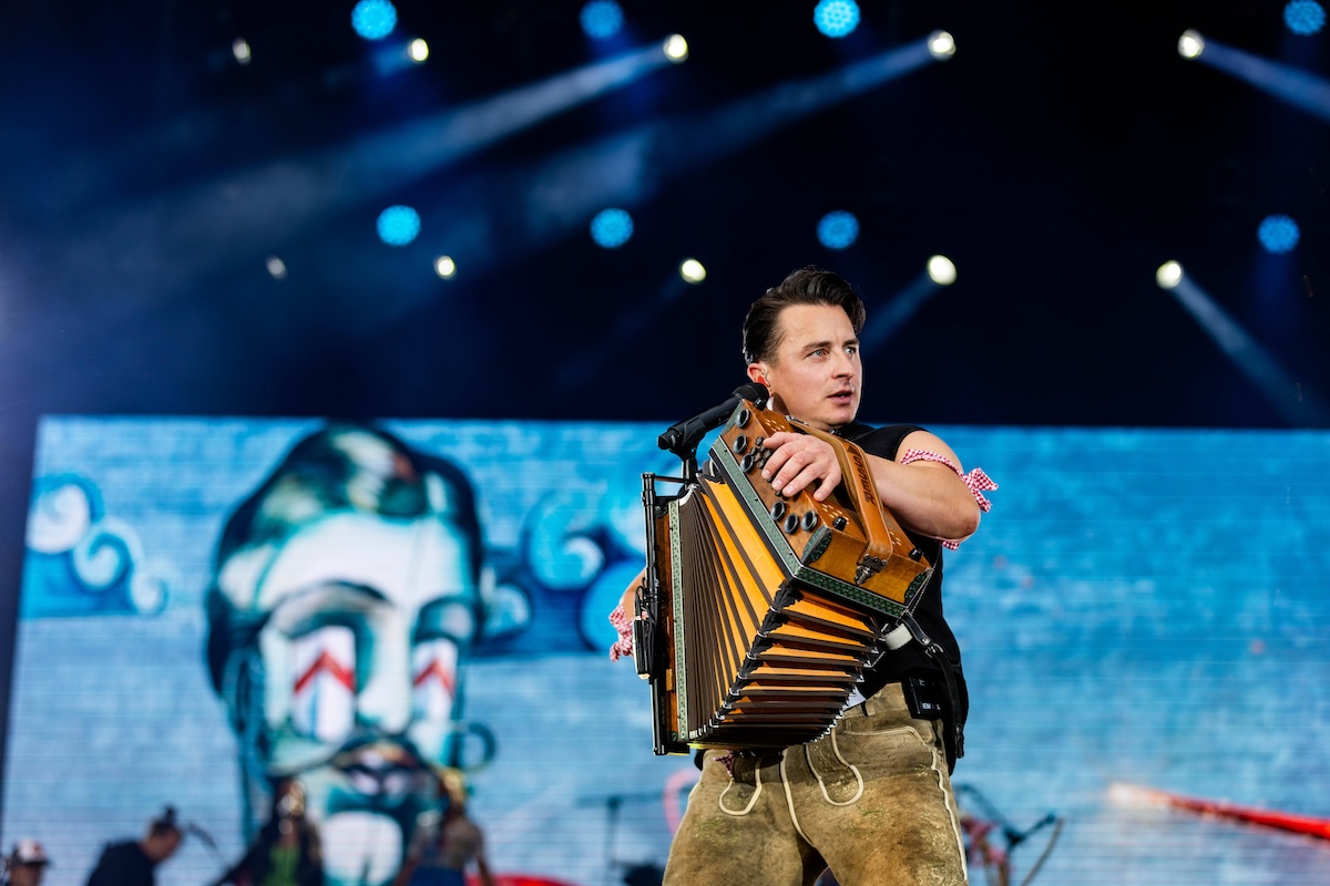 31.05.2024, GER, Musikveranstaltung / Kultur / Konzert, Volks Rock n Roller Andreas Gabalier Der Dirndl-Wahnsinnn Geht Weiter Open Air Impressionen vom Live Konzert zeigt Andreas Gabalier beim Auftritt vor Ausverkaufter Kulisse 98559 Oberhof LOTTO Th¸ringen ARENA am Rennst Th¸ringen Deutschland *** 31 05 2024, GER, Musikveranstaltung Kultur Konzert, Volks Rock n Roller Andreas Gabalier Der Dirndl Wahnsinnn Geht Weiter Open Air Impressionen vom Live Konzert zeigt Andreas Gabalier beim Auftritt vor Ausverkaufter Kulisse 98559 Oberhof LOTTO Th¸ringen ARENA am Rennst Th¸ringen Germany