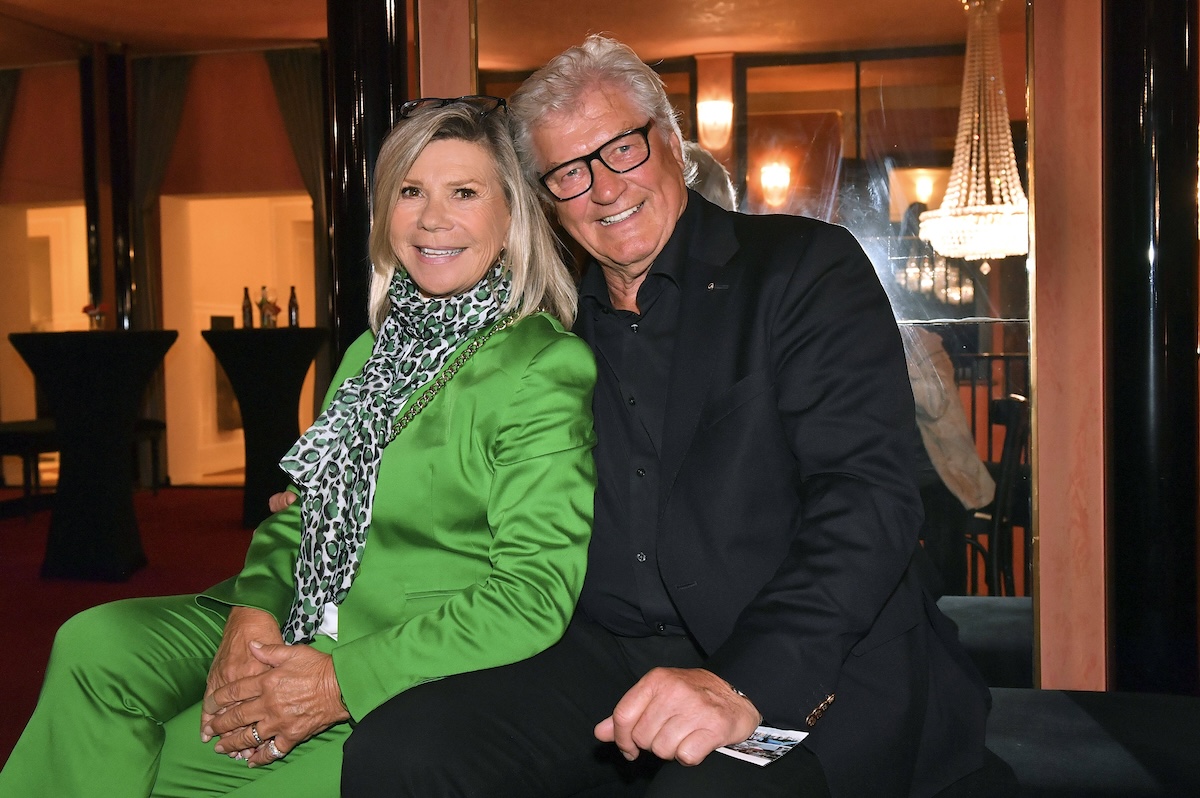 Marianne und Michael Hartl bei der Premiere des Theaterst¸cks Brauchen Sie ne Quittung in der Komˆdie im Bayerischen Hof. M¸nchen, 19.10.2023 *** Marianne and Michael Hartl at the premiere of the play Brauchen Sie ne Quittung at the Komˆdie im Bayerischen Hof Munich, 19 10 2023 Foto:xB.xInsingerx/xFuturexImagex quittung_3088