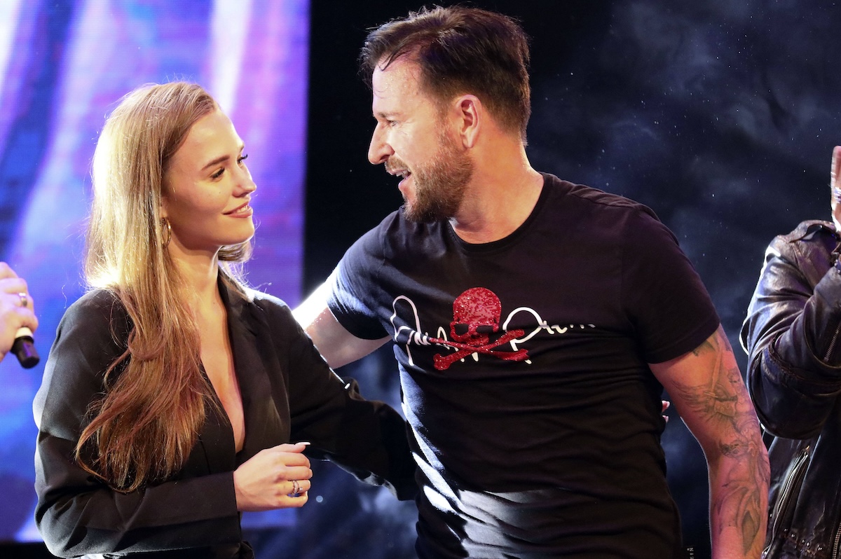 Michael Wendler mit Freundin Laura M¸ller bei seiner Tour Michael Wendler in Concert XXL in der Turbinenhalle 1. Oberhausen, 28.09.2019 Michael Wendler with his girlfriend Laura M¸ller on his tour Michael Wendler in Concert XXL in the Turbinenhalle 1 Oberhausen, 28 09 2019 Foto:xgbrcix/xFuturexImage