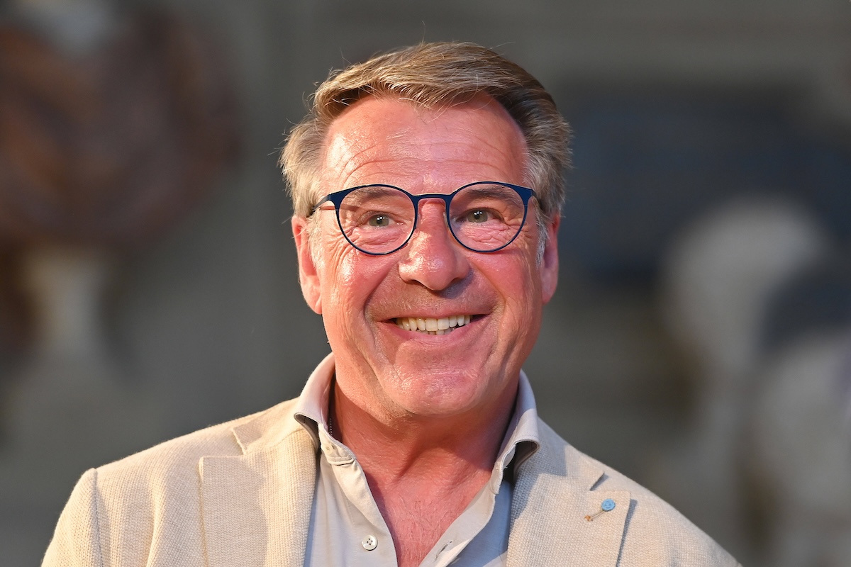 Patrick LINDNER Saenger,Schauspieler, Einzelbild,angeschnittenes Einzelmotiv,Portraet,Portrait,Portr‰t. Verleihung Bayerischer Verdienstorden im Antiquariat der Residenz in Muenchen am 10.07.2024 *** Patrick LINDNER Saenger, actor, single picture, cropped single motif, portrait, portrait, portrait award Bavarian Order of Merit in the Antiquariat of the Residence in Munich on 10 07 2024