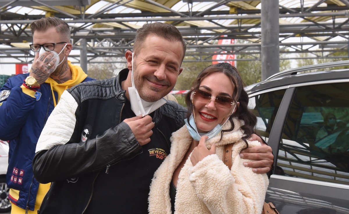 Schauspieler und Reality-Star Willi Herren und seine Tochter Alessia bei der Er√∂ffnung seiner Willi Herrens Rievkooche Bud Willi Herren s Reibekuchen Bude, Ein Foodtruck auf dem Segros Gel√§nde *** Actor and reality star Willi Herren and his daughter Alessia at the opening of his Willi Herrens Rievkooche Bud Willi Herren s Reibekuchen Bude, A Foodtruck on the Segros Grounds