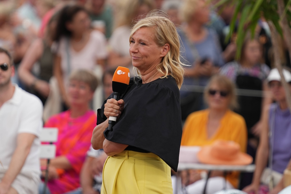 ZDF - Fernsehgarten Andrea Kiwi Kiewel in der Unterhaltungsshow ZDF Fernsehgarten am 13.08.2023 in Mainz. Mainz ZDF Fernsehgarten Rheinland-Pfalz *** ZDF Fernsehgarten Andrea Kiwi Kiewel in the entertainment show ZDF Fernsehgarten on 13 08 2023 in Mainz Mainz ZDF Fernsehgarten Rheinland Pfalz