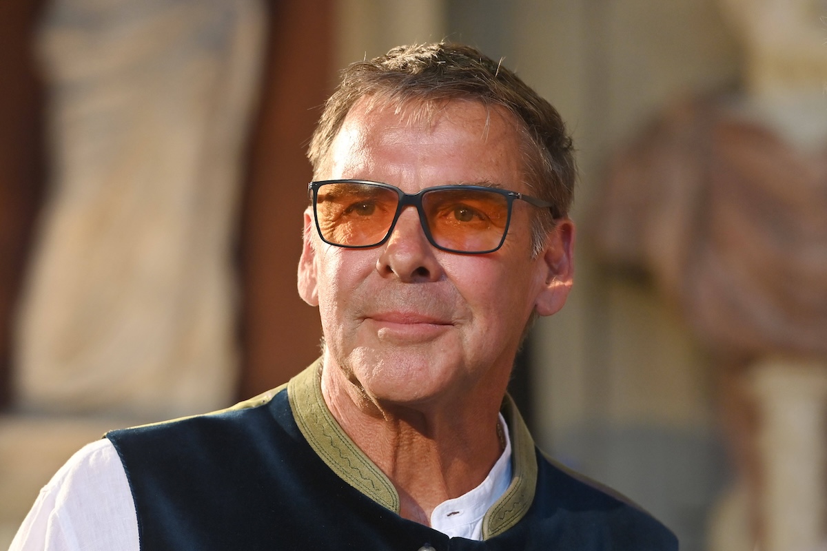 Sascha HEHN Schauspieler, Einzelbild,angeschnittenes Einzelmotiv,Portraet,Portrait,Portr‰t. Verleihung Bayerischer Verdienstorden im Antiquariat der Residenz in Muenchen am 05.07.2023 *** Sascha HEHN actor, single picture, cut single motive, Portraet, portrait, portrait award Bavarian order of merit in the antiquarian bookshop of the residence in Munich on 05 07 2023