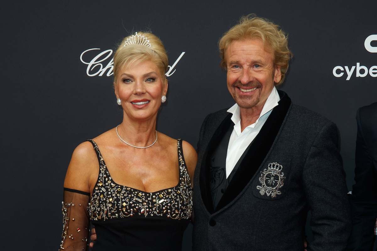 Bambi Verleihung 2023 Karina Mross und Thomas Gottschalk bei der Bambi Verleihung 2023 im Studio 9 der Bavaria Filmstadt am 16.11.2023 in M¸nchen. *** Bambi Awards 2023 Karina Mross and Thomas Gottschalk at the Bambi Awards 2023 in Studio 9 of the Bavaria Filmstadt on 16 11 2023 in Munich Copyright: xEventpressxKochanx